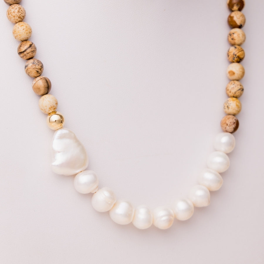 taudrey pearl meets world necklace closeup