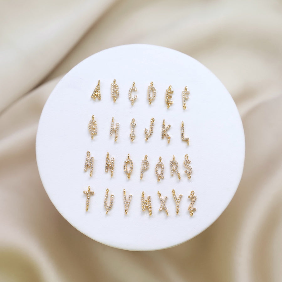 taudrey the charli necklace by jess fay