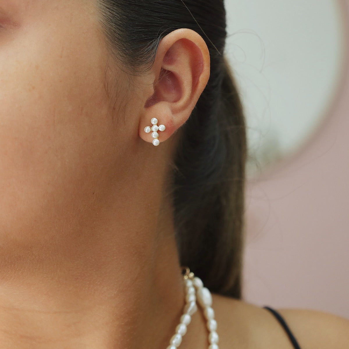 Cross My Heart Earrings (pearl)