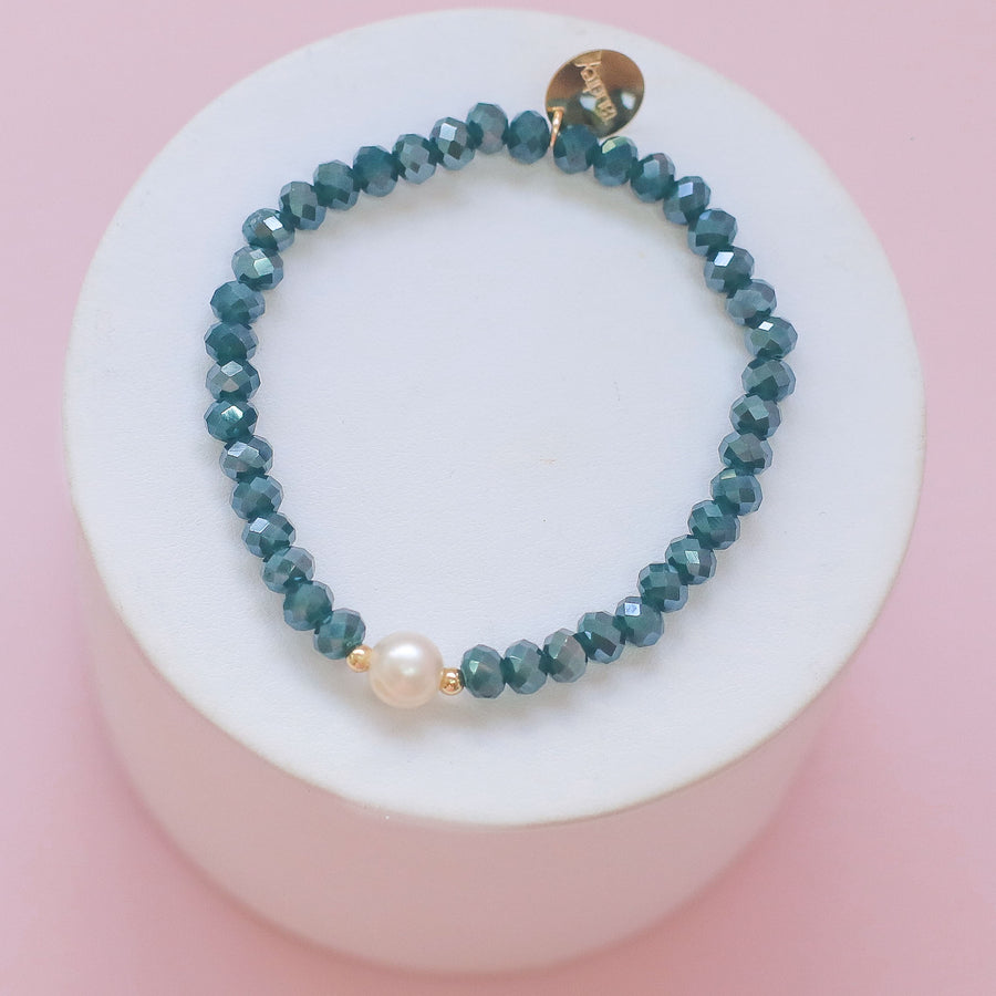 #32 Sample Teal Colored bead bracelet with a pearl