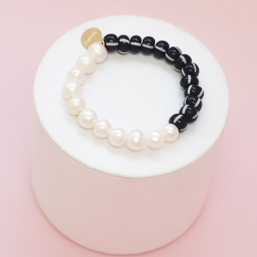 #22 Sample Black and White Beaded Bracelet