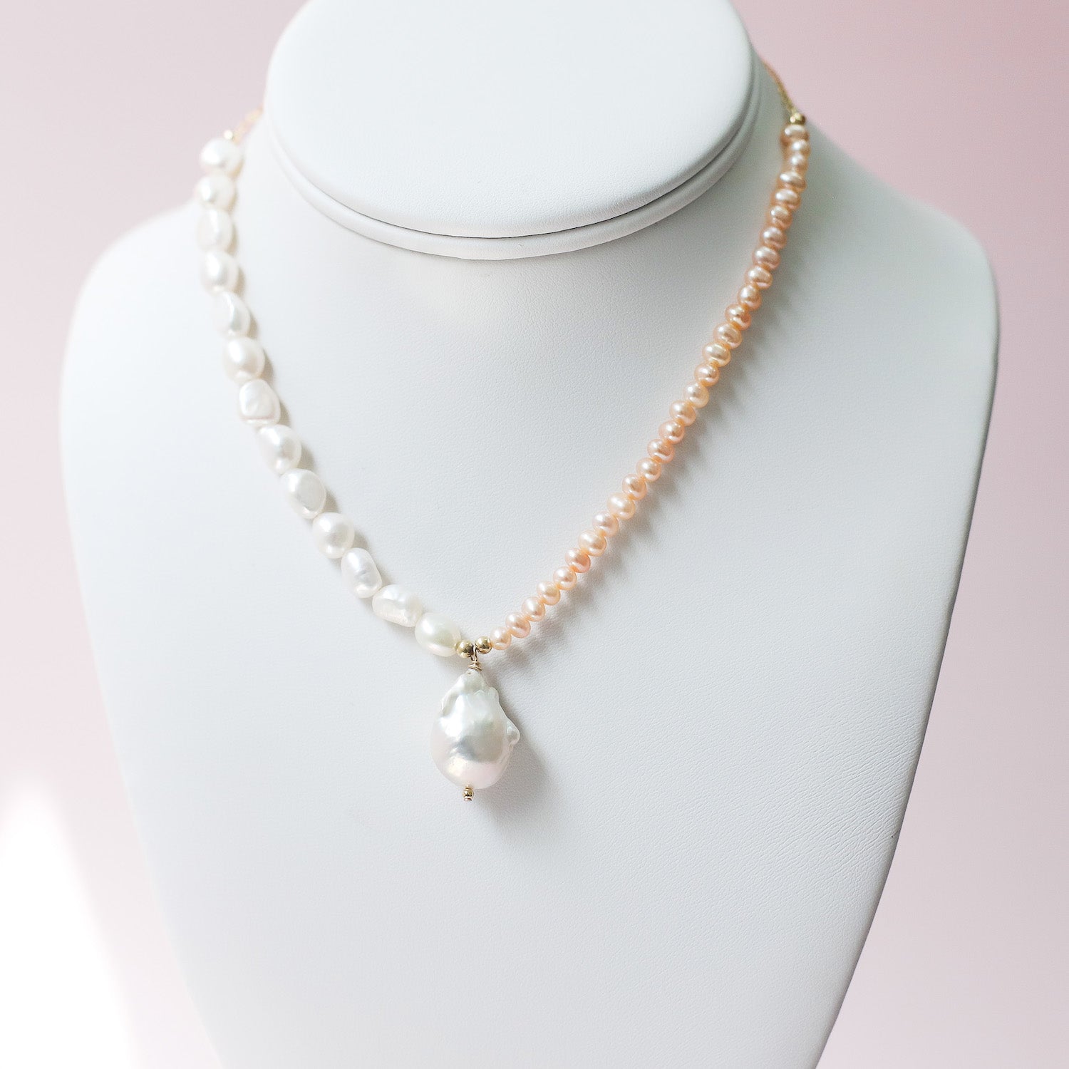 Bombshell Choker