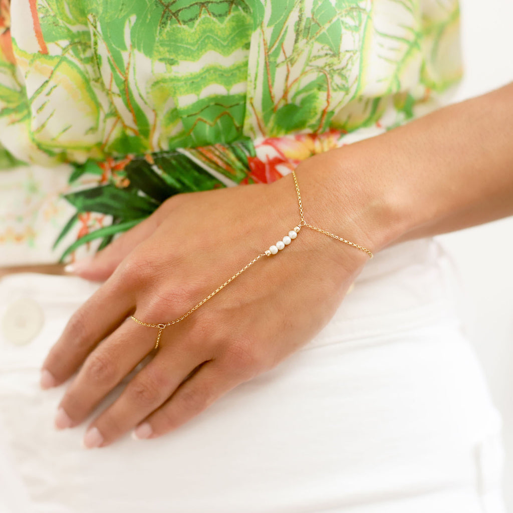 Hand in Hand Chain – taudrey